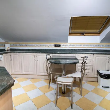 Gasthuis Alda Casco Antiguo 2*