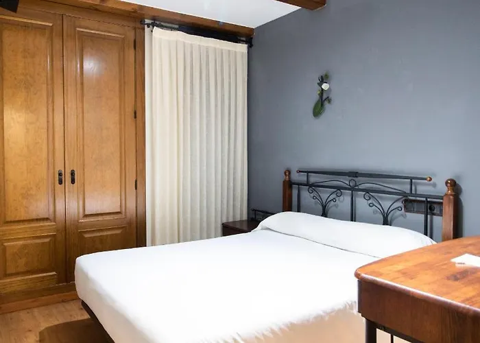 Alda Casco Antiguo Guest house 2*